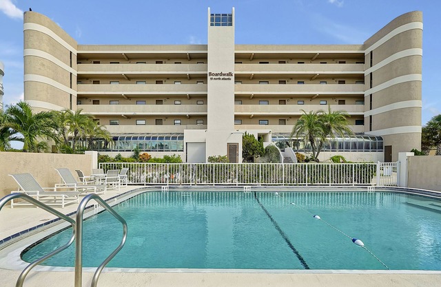 Direct Oceanfront Condo with Amazing Views in Cocoa Beach/2BR sleeps 4-6