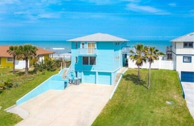 Direct Oceanfront~Deck~King Bed~Beach