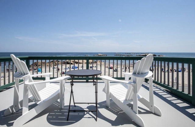 DIRECTLY ON MINOT BEACH!!!