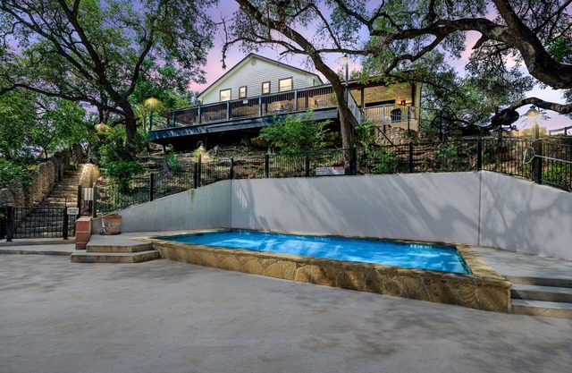 Directly ON the Frio River in Concan, TX, private swimming pool, huge outdoor gathering space