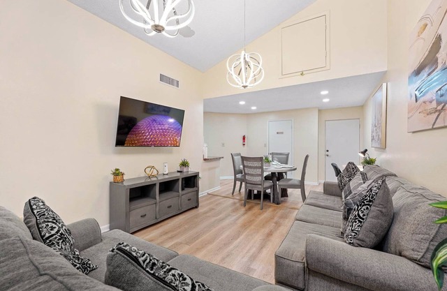 "Discover the Best of Orlando at 3648 Apartment: Your Perfect Vacation Home!"