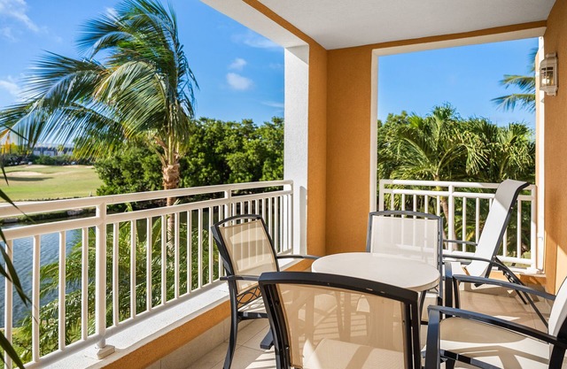 DIVI VILLAGE, Beach & Golf Resort Condo, Sleeps 4