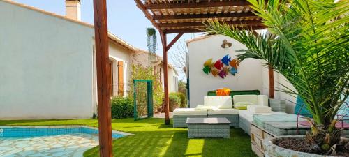 Divine ROUJAN Sunny Lodge