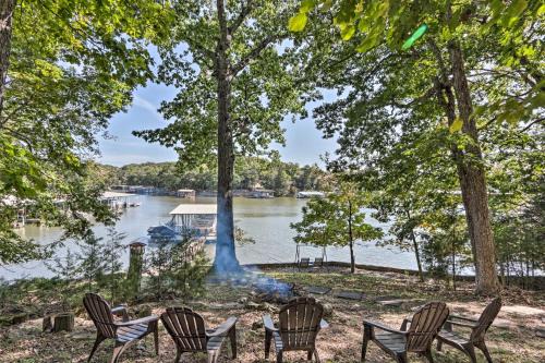 Dock, Slide and Fire Pit Osage Beach Lake House