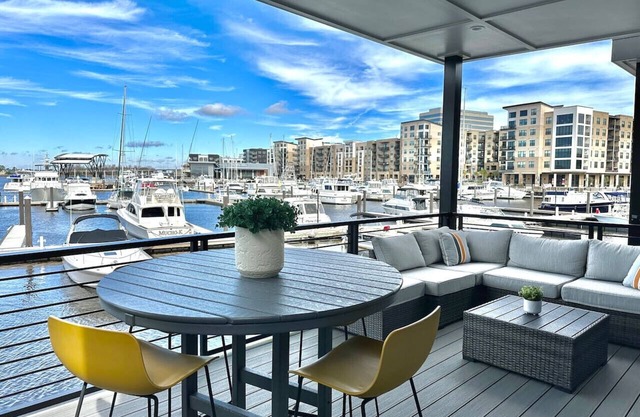Dockside @ The Cove Riverwalk Villas
