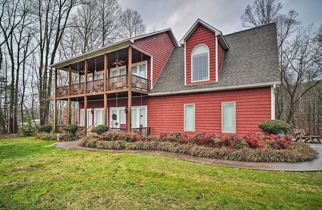 Dog-Friendly Family Home Steps to Norris Lake