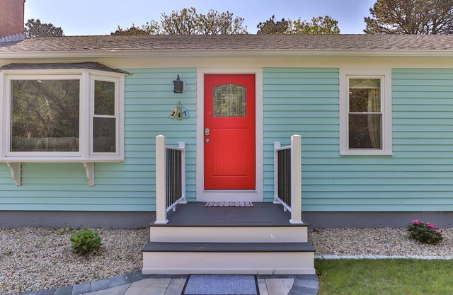 🐶 Dog Friendly Fenced in Yard! 3/2 🏠 1.1 mi to 🏝 WIFI - perfect fall rental!