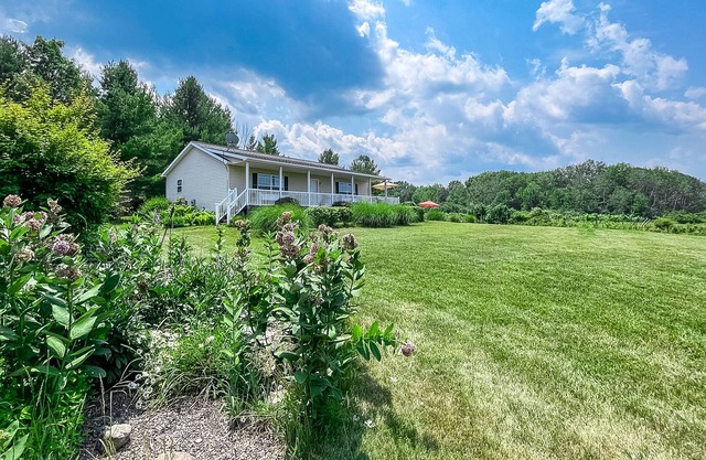 Dog-friendly home with guest house, free WiFi, private washer/dryer, golf range