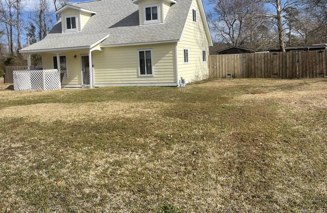 Dog Friendly - Located Near Downtown Wilmington and Multiple Beaches!