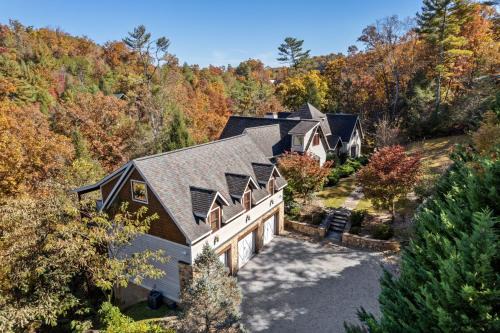 Dog-Friendly Luxury Cabin Mansion With Private Waterfall nestled between Pigeon Forge and Gatlinburg