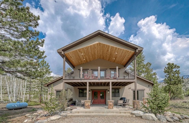 Dog friendly Monarch Retreat & Cottage