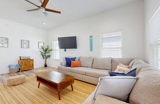 Dog-friendly retreat with games for all ages & stunning views - steps to sand
