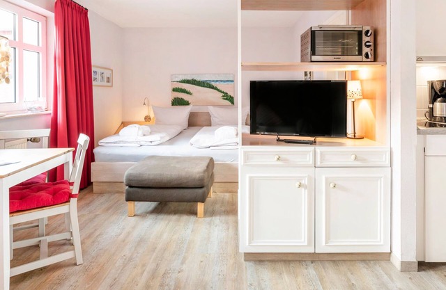 Dog-friendly vacation apartment ideal for couples, with swimming pool and sauna.