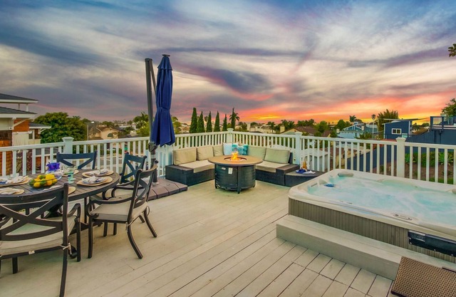 Dog-friendly vacation retreat w/private hot tub, central AC, WiFi, firepit, deck