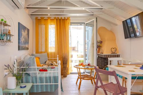 Dollhouse Loft Apartment by MPS