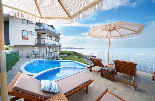 DOLPHIN BAY BOUTIQUE COMPLEX Sozopol