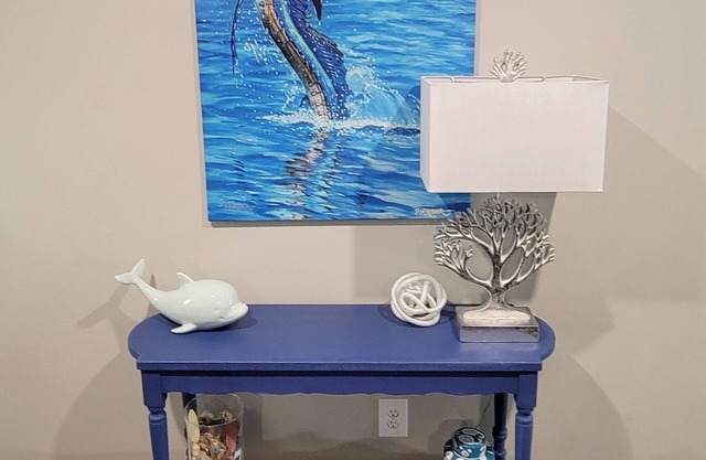 Dolphin Downtown Coastal Cottage w/Pool