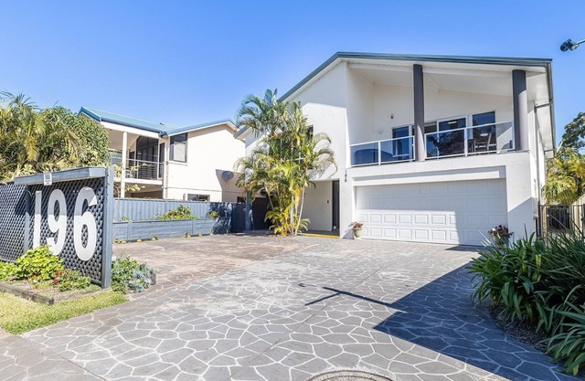 Dolphin Lagoon, 196 Soldiers Pt Rd - Luxury Escape