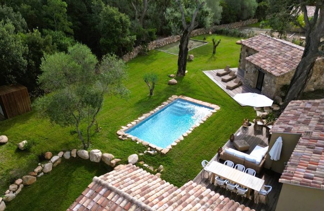 Domaine de Gialla Bergerie I Pini, 8 pers, piscine chauffée, 10 mn plage
