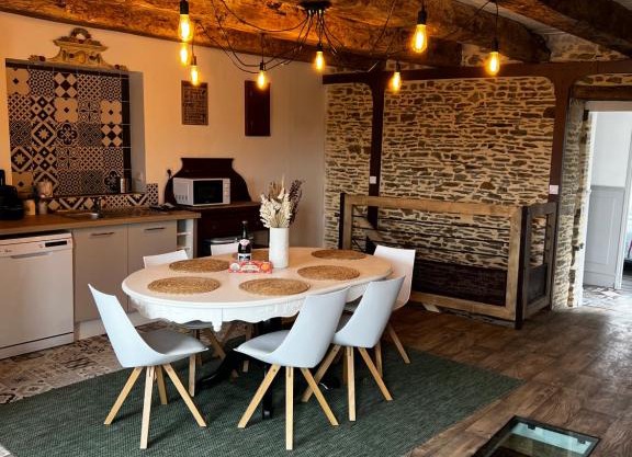 Domaine de la Ville Chérel, maison en pierre