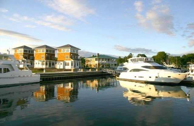 Door County Waterfront Cottage
