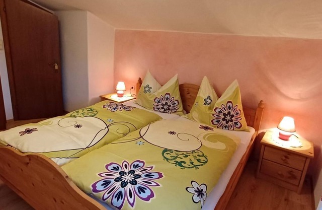 Doppelzimmer 5 , Dusche, WC, Balkon - Bruderhof