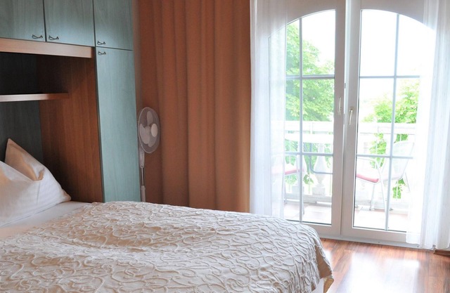 Doppelzimmer mit Balkon & Seeblick, West - Seehotel Herlinde