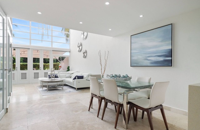 Dorado Bliss: 4BR Villa Sleeps 11 Pool Near Beach Golf Area