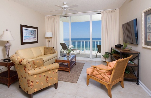 DORAL 705 - GULF FRONT MASTER BR & LIVING ROOM & MASTER BR -