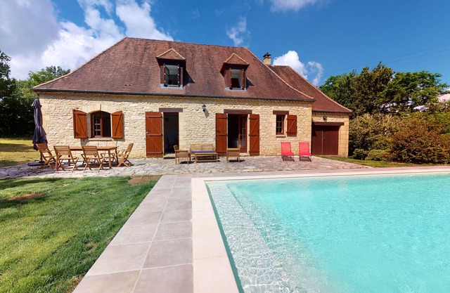 Dordogne valley pool house