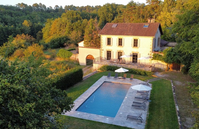Dordogne/Le Cambou/13th generation family house/5 bds & a private pool
