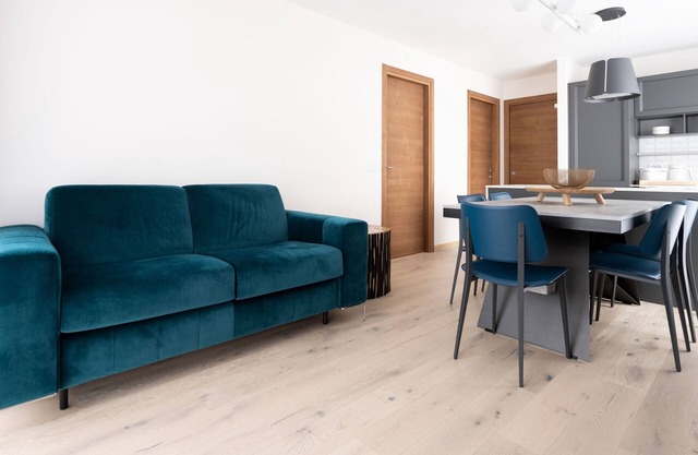 Dosso del Grillo 1A - Two Bedroom Apartment, Sleeps 5