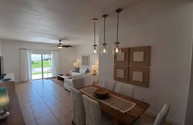 "Double Date at the Beach" Oceanside 2 Bedroom/2 Bath