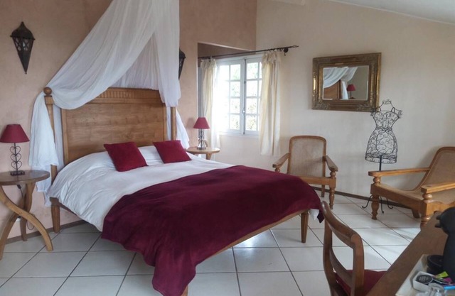 Double room-Superior-Private Bathroom-Balcony-Vue mer ou jardin