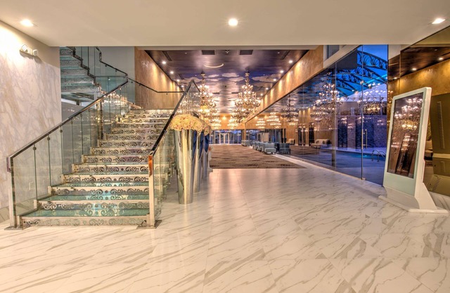 DoubleTree by Hilton Houston Brookhollow