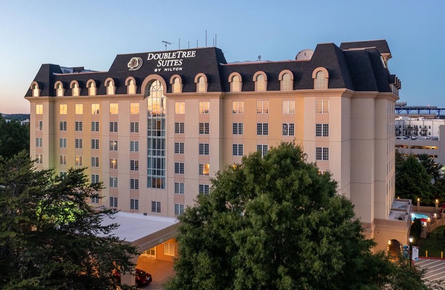 Doubletree Suites by Hilton at The Battery Atlanta