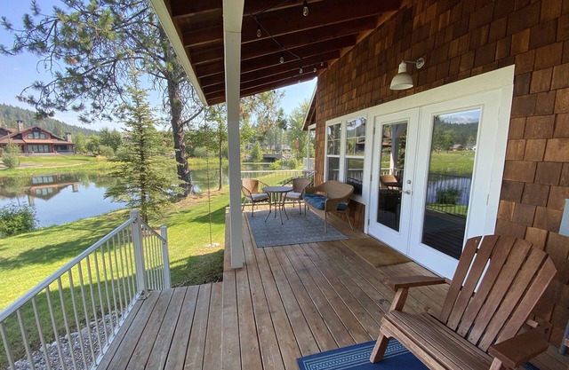 Dover Lake House - 15 miles to Schweitzer