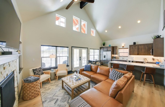 Dover Vacation Rental: Walk to Lake Pend!