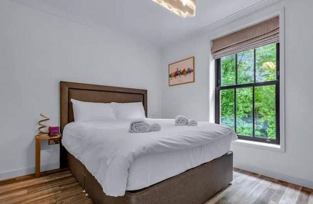 Downs View a Tranquil Space for Two | Pass The Keys