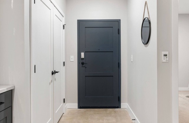 Downtown 1BR with Gym, Wi-Fi & Coworking Space