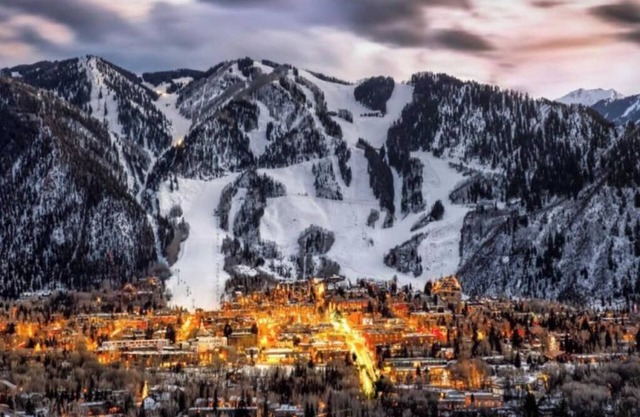 Downtown Aspen 2BR w/Free Airport Transfer - Walk to Lifts!