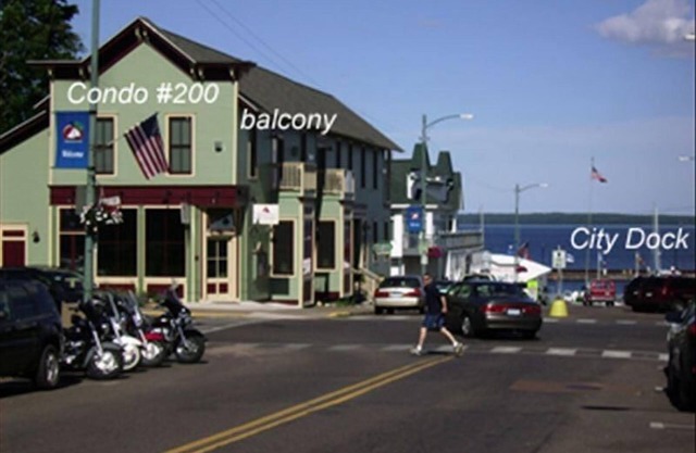 Downtown Bayfield, Lake Views, 1 block up from the main Harbor dock. Sleeps 4.