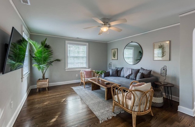 Downtown Charleston abode w/bikes, 4 Beds