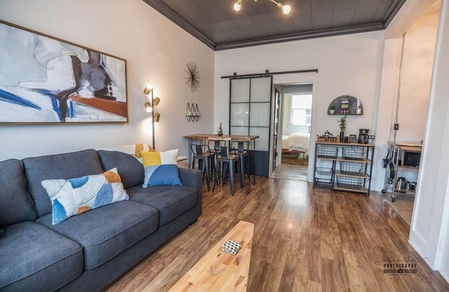 Downtown Dwelling 1612