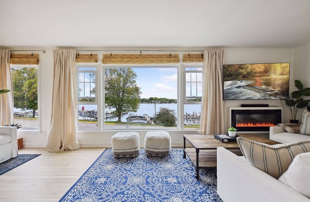 Downtown Excelsior Dream Home!