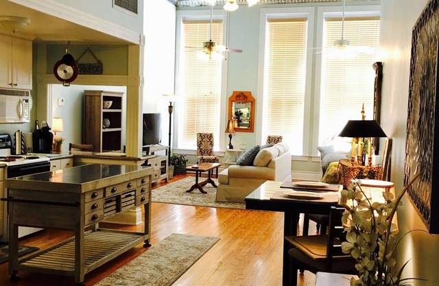 Downtown Galveston Historic Spacious Open Loft