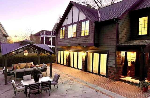 Downtown Greenville Lux Carriage House—Walk to Main St, SR Trail, The Well Arena