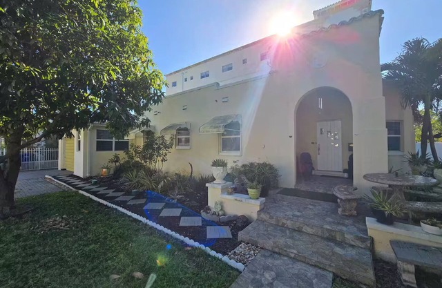 Downtown Hollywood & Broward Echard Inn