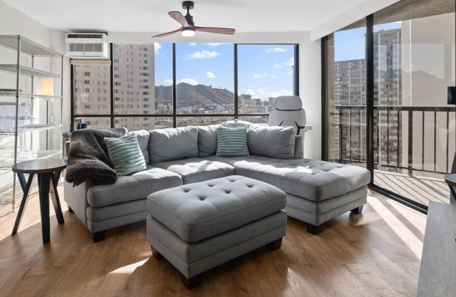 Downtown Honolulu | AC, W/D, Free Parking, Kitchen