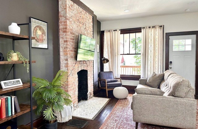 Downtown Townhome with Private Hot Tub!